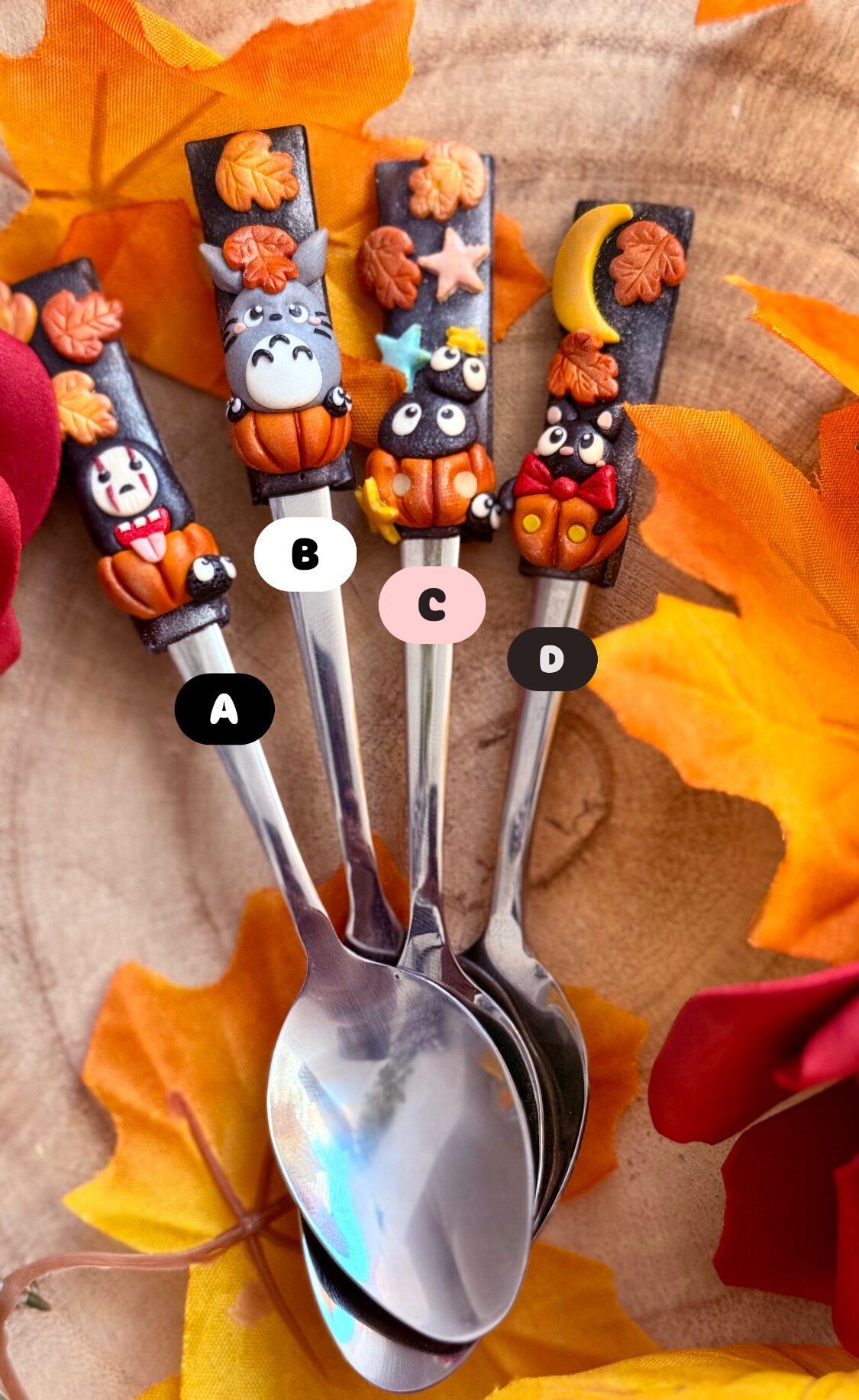 Cucharillas otoñales mágicas – Totoro, Sin Cara, Gato y Kodamas