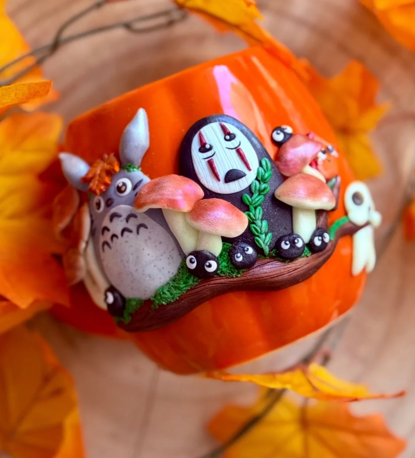 🍁 Taza artesanal - Totoro Otoñal