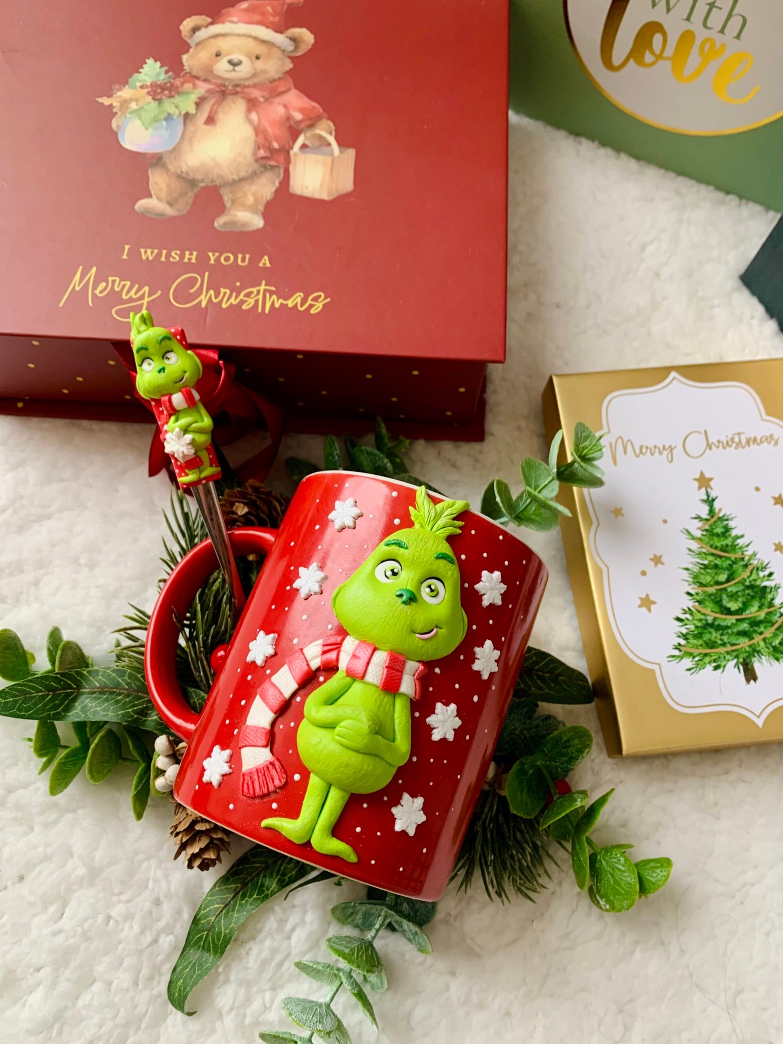 Taza y cucharilla navideña del Grinch – Edición limitada
