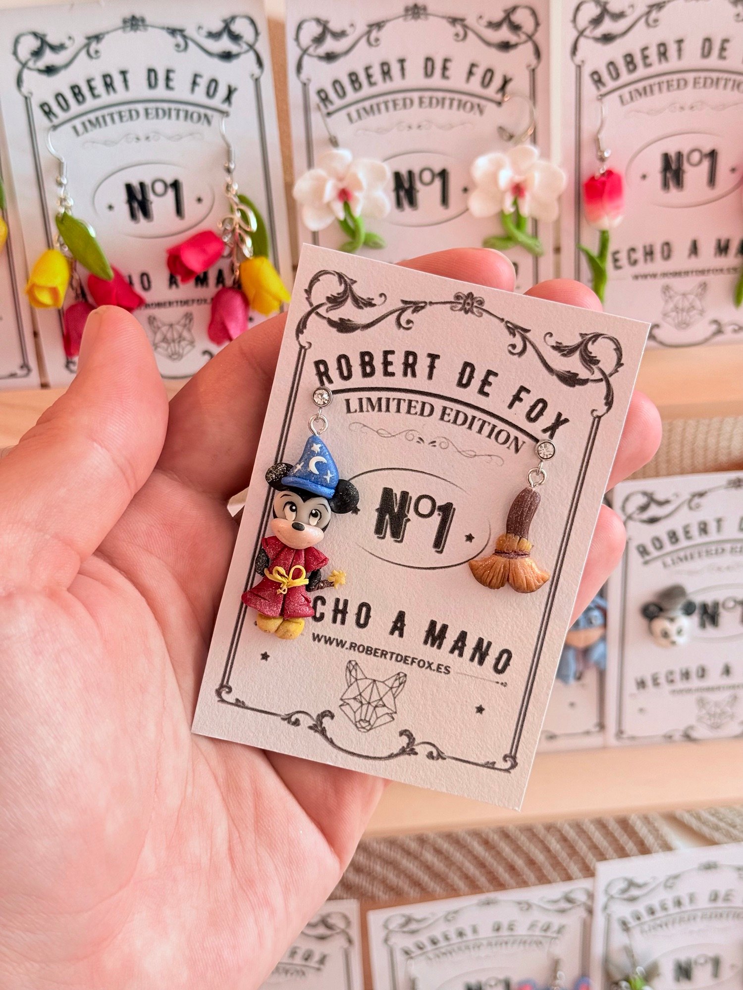 Pendientes Mickey Hechicero – magia en movimiento (colgantes)